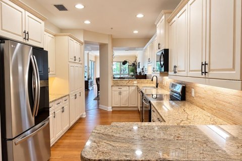 Condo in Apollo Beach, Florida, 2 bedrooms  № 2394432 - photo 20