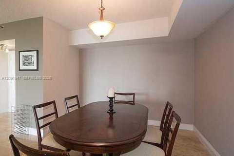 Copropriété à vendre à Aventura, Floride: 2 chambres, 130.06 m2 № 2372582 - photo 7