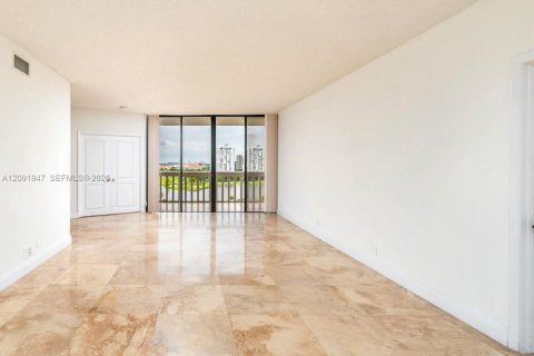 Copropriété à vendre à Aventura, Floride: 2 chambres, 130.06 m2 № 2372582 - photo 13