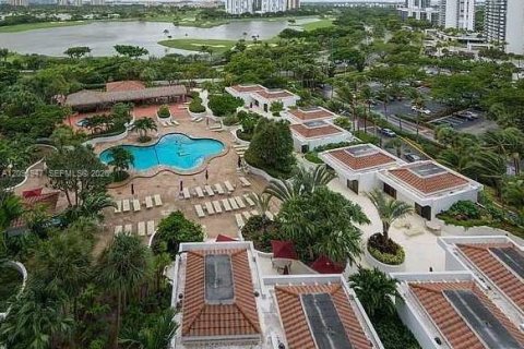Copropriété à vendre à Aventura, Floride: 2 chambres, 130.06 m2 № 2372582 - photo 2