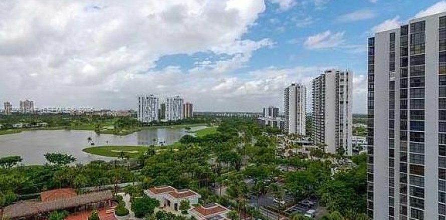 Condo à Aventura, Floride, 2 chambres  № 2372582