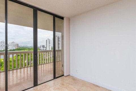 Copropriété à vendre à Aventura, Floride: 2 chambres, 130.06 m2 № 2372582 - photo 12