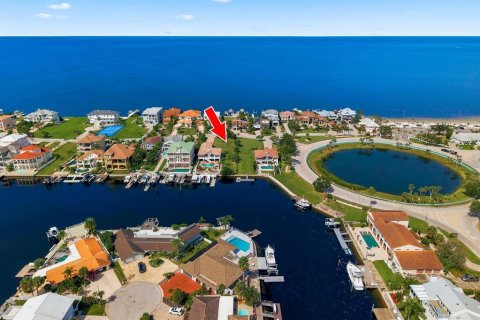 Terrain à New Port Richey, Floride № 2396746