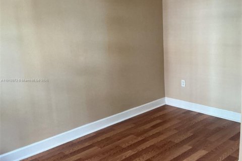 Townhouse in Lantana, Florida 3 bedrooms, 149.85 sq.m. № 1968133 - photo 10