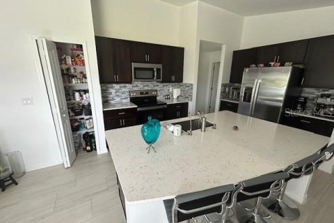 House in Plant City, Florida 3 bedrooms, 134.8 sq.m. № 1825260 - photo 9