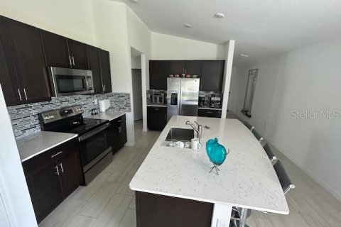 House in Plant City, Florida 3 bedrooms, 134.8 sq.m. № 1825260 - photo 10