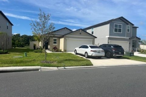 House in Plant City, Florida 3 bedrooms, 134.8 sq.m. № 1825260 - photo 1