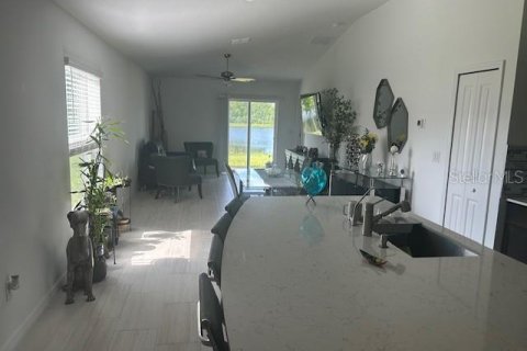 House in Plant City, Florida 3 bedrooms, 134.8 sq.m. № 1825260 - photo 12