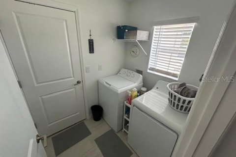 House in Plant City, Florida 3 bedrooms, 134.8 sq.m. № 1825260 - photo 15