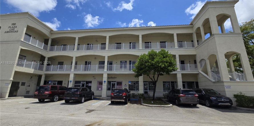 Propiedad comercial en Margate, Florida № 1921038