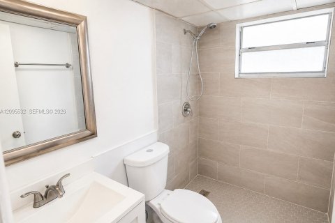Apartment in Hialeah, Florida 1 bedroom, 1522.48 sq.m. № 2392110 - photo 5