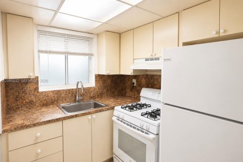 Apartment in Hialeah, Florida 1 bedroom, 1522.48 sq.m. № 2392110