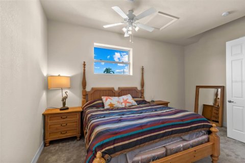 Villa ou maison à vendre à Cape Coral, Floride: 4 chambres, 251.3 m2 № 2405360 - photo 15