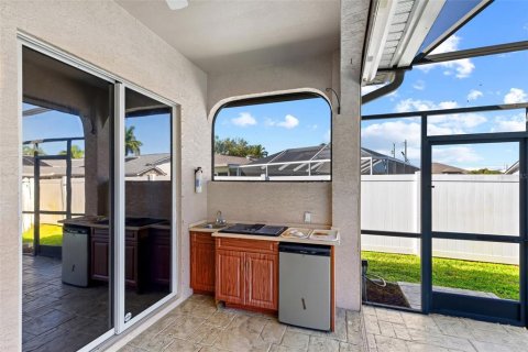 Villa ou maison à vendre à Cape Coral, Floride: 4 chambres, 251.3 m2 № 2405360 - photo 27