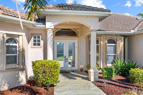 Villa ou maison à vendre à Cape Coral, Floride: 4 chambres, 251.3 m2 № 2405360 - photo 5