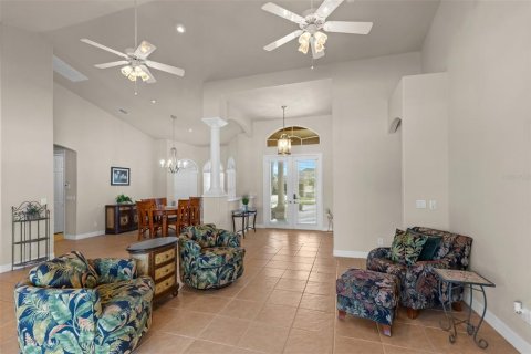 Villa ou maison à vendre à Cape Coral, Floride: 4 chambres, 251.3 m2 № 2405360 - photo 13