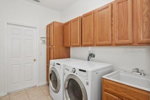 House in Lake Mary, Florida 4 bedrooms, 232.16 sq.m. № 1869873 - photo 30