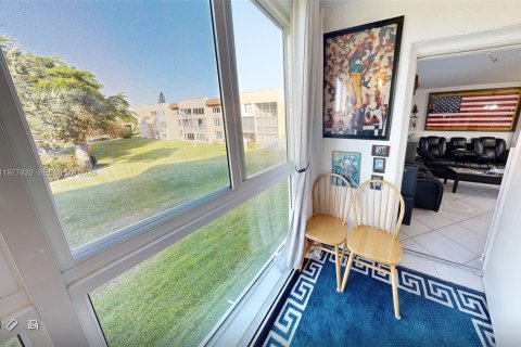 Condo in Margate, Florida, 2 bedrooms  № 2041997 - photo 19