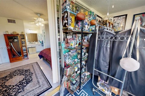 Condo in Margate, Florida, 2 bedrooms  № 2041997 - photo 21