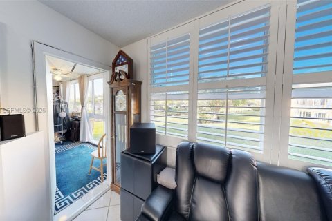 Condo in Margate, Florida, 2 bedrooms  № 2041997 - photo 20