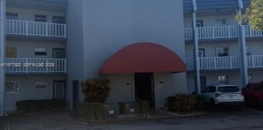 Condo à Margate, Floride, 2 chambres  № 2041997