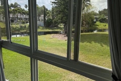 Copropriété à vendre à Margate, Floride: 2 chambres, 90.12 m2 № 2041997 - photo 12
