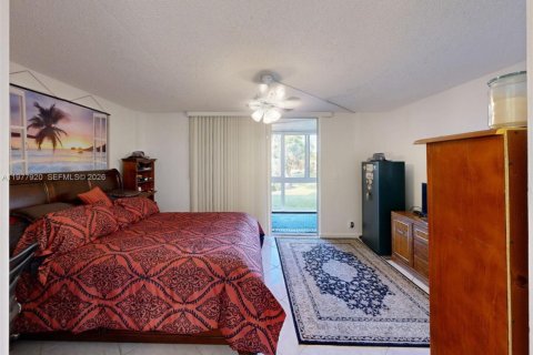 Condo in Margate, Florida, 2 bedrooms  № 2041997 - photo 14