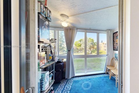 Condo in Margate, Florida, 2 bedrooms  № 2041997 - photo 18