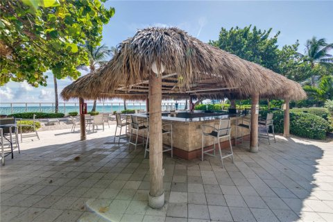 Copropriété à louer à Hollywood, Floride: 2 chambres, 116.22 m2 № 2152443 - photo 11