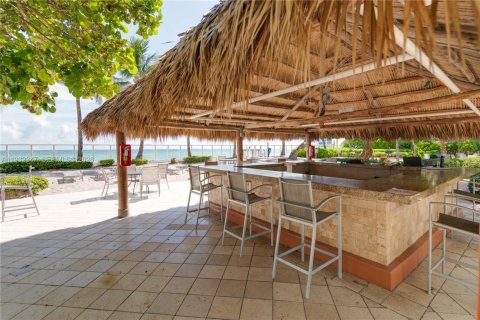 Copropriété à louer à Hollywood, Floride: 2 chambres, 116.22 m2 № 2152443 - photo 13