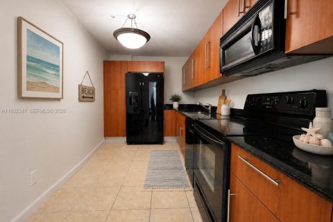 Copropriété à louer à Hollywood, Floride: 2 chambres, 116.22 m2 № 2152443 - photo 3