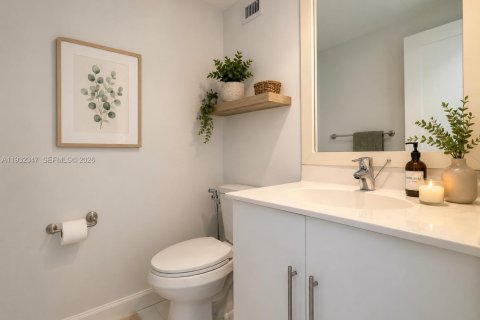 Copropriété à louer à Hollywood, Floride: 2 chambres, 116.22 m2 № 2152443 - photo 6