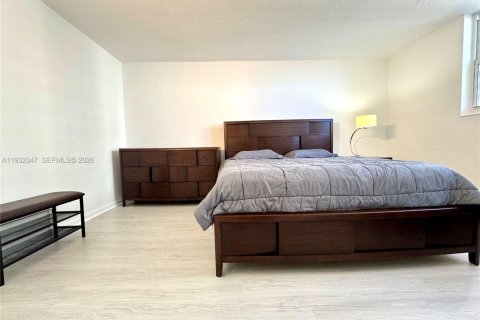 Copropriété à louer à Hollywood, Floride: 2 chambres, 116.22 m2 № 2152443 - photo 7