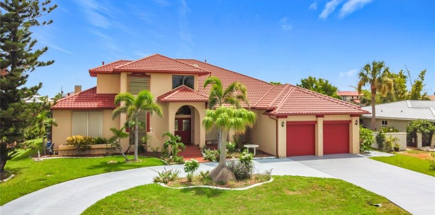 Villa ou maison à Port Charlotte, Floride 4 chambres, 352.47 m2 № 1853671
