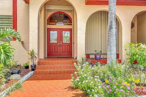 House in Port Charlotte, Florida 4 bedrooms, 352.47 sq.m. № 1853671 - photo 5