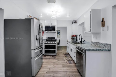 Casa en venta en Tamarac, Florida, 3 dormitorios, 154.22 m2 № 2076591 - foto 5