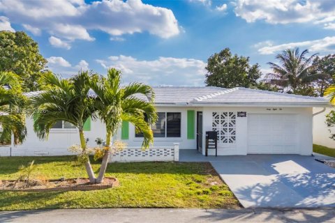 Casa en venta en Tamarac, Florida, 3 dormitorios, 154.22 m2 № 2076591 - foto 2