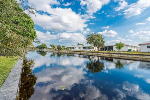 Casa en venta en Tamarac, Florida, 3 dormitorios, 154.22 m2 № 2076591 - foto 26