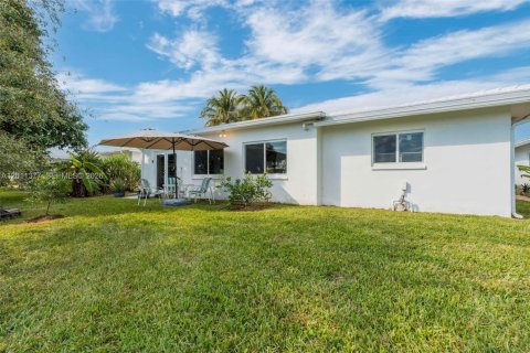 Casa en venta en Tamarac, Florida, 3 dormitorios, 154.22 m2 № 2076591 - foto 25