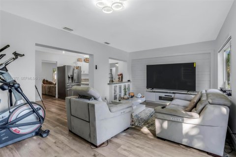 Casa en venta en Tamarac, Florida, 3 dormitorios, 154.22 m2 № 2076591 - foto 15