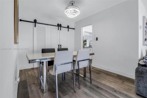 Casa en venta en Tamarac, Florida, 3 dormitorios, 154.22 m2 № 2076591 - foto 8