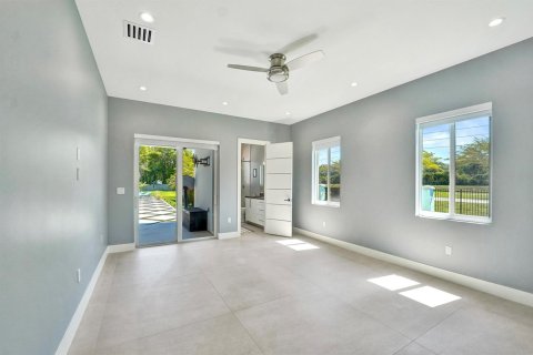 House in Plantation, Florida 7 bedrooms, 524.43 sq.m. № 2086920 - photo 27