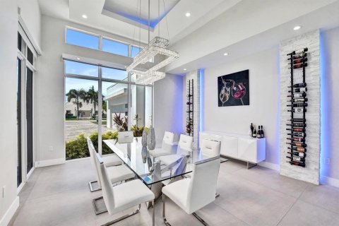 House in Plantation, Florida 7 bedrooms, 524.43 sq.m. № 2086920 - photo 21