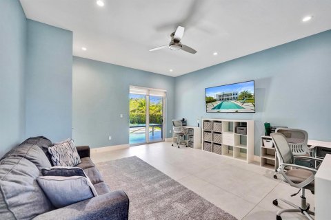 House in Plantation, Florida 7 bedrooms, 524.43 sq.m. № 2086920 - photo 25