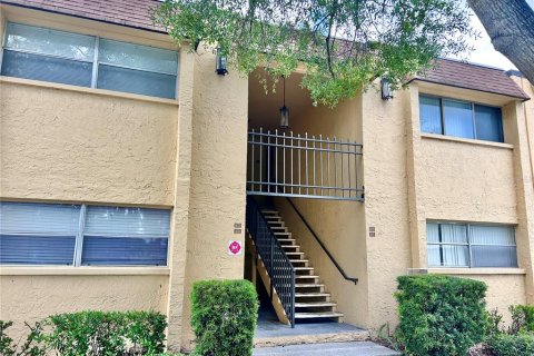 Condo in Saint Petersburg, Florida, 2 bedrooms № 2239274
