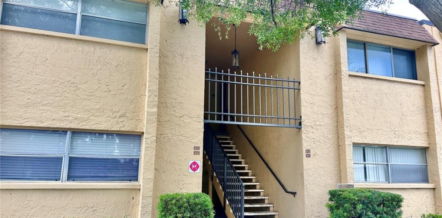 Condo in Saint Petersburg, Florida, 2 bedrooms  № 2239274