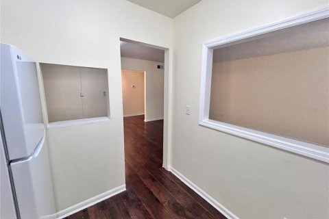 Condo in Saint Petersburg, Florida, 2 bedrooms  № 2239274 - photo 5