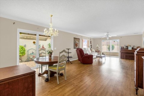 Casa en venta en The Villages, Florida, 2 dormitorios, 107.4 m2 № 1903534 - foto 6