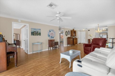 Casa en venta en The Villages, Florida, 2 dormitorios, 107.4 m2 № 1903534 - foto 2