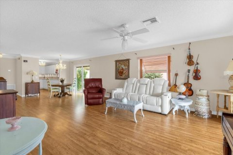 Casa en venta en The Villages, Florida, 2 dormitorios, 107.4 m2 № 1903534 - foto 9
